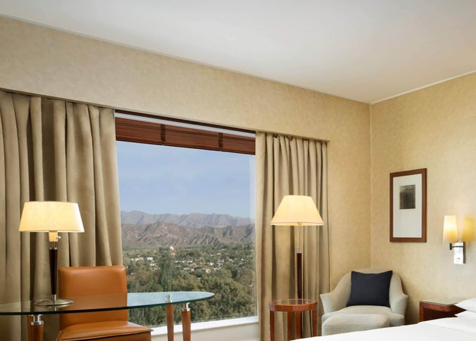 Park Hyatt Mendoza Hotel, Casino & Spa Exterior photo A room at the JW Marriott Scottsdale Camelback Resort and Spa