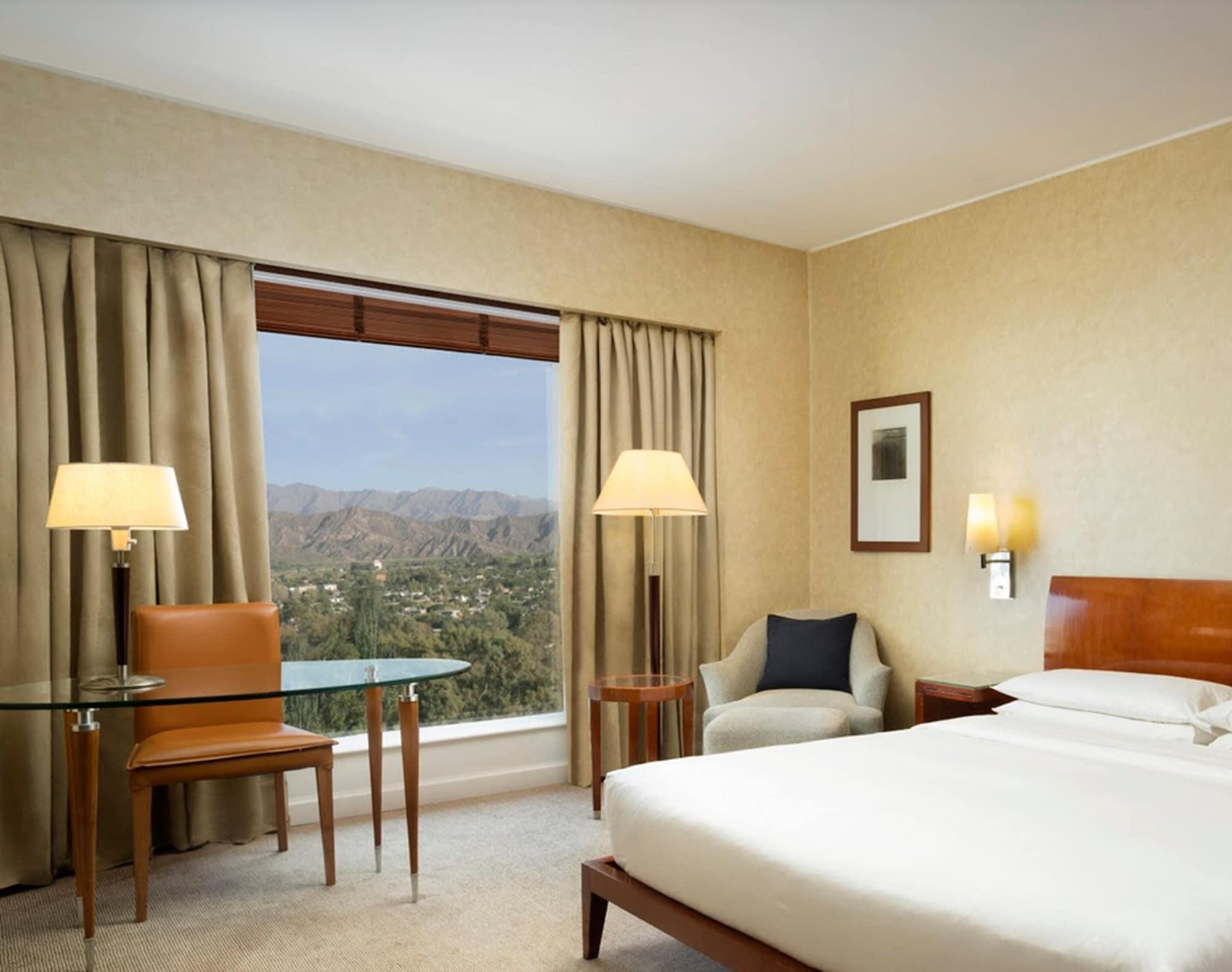 Park Hyatt Mendoza Hotel, Casino & Spa Exterior photo A room at the Taj Bengal