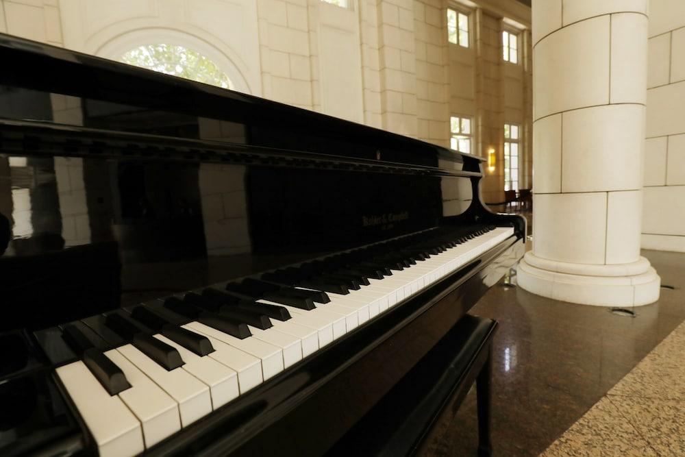 Park Hyatt Mendoza Hotel, Casino & Spa Exterior photo Piano