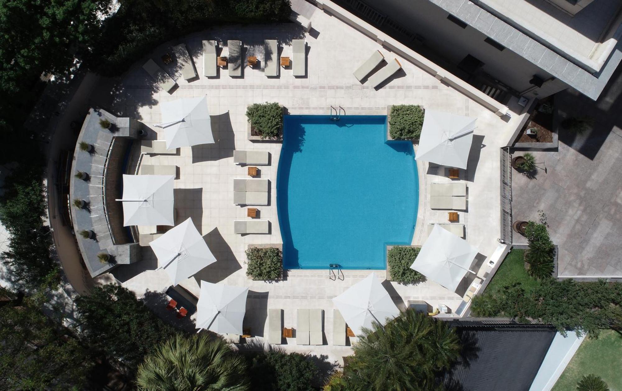 Park Hyatt Mendoza Hotel, Casino & Spa Exterior photo Aerial view of the pool