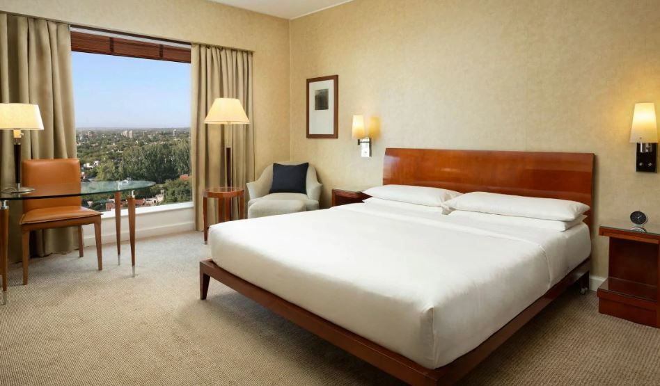 Park Hyatt Mendoza Hotel, Casino & Spa Exterior photo A room at the Taj Bengal